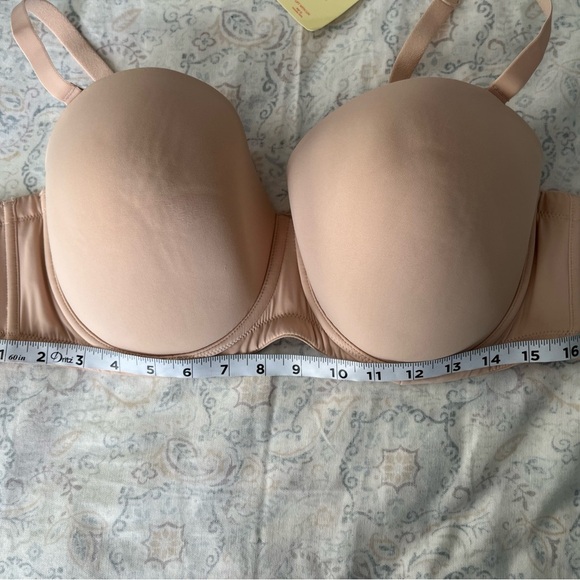 Cream underwire Bra with Molded Cups and Adjustable Straps - Picture 10 of 11